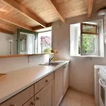 Casa de Férias Maison De Charme Avec Cour, 2 Chambres, Cuisine Equipee, Proche Village St Clement Des Baleines - Fr-1-434-74 *