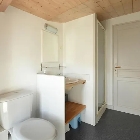 Maison De Charme Avec Cour, 2 Chambres, Cuisine Equipee, Proche Village St Clement Des Baleines - Fr-1-434-74