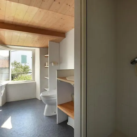 Maison De Charme Avec Cour, 2 Chambres, Cuisine Equipee, Proche Village St Clement Des Baleines - Fr-1-434-74 Saint-Clément-des-Baleines