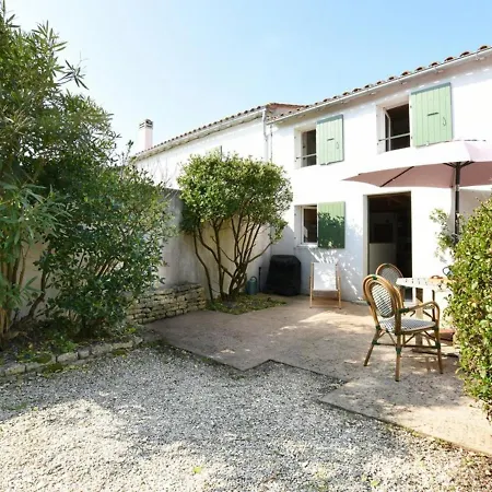 Maison De Charme Avec Cour, 2 Chambres, Cuisine Equipee, Proche Village St Clement Des Baleines - Fr-1-434-74 펜션