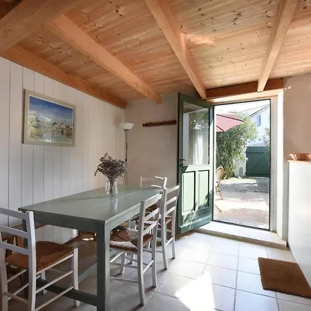 Maison De Charme Avec Cour, 2 Chambres, Cuisine Equipee, Proche Village St Clement Des Baleines - Fr-1-434-74 度假居