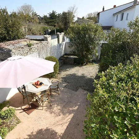 Hébergement de vacances Maison De Charme Avec Cour, 2 Chambres, Cuisine Equipee, Proche Village St Clement Des Baleines - Fr-1-434-74