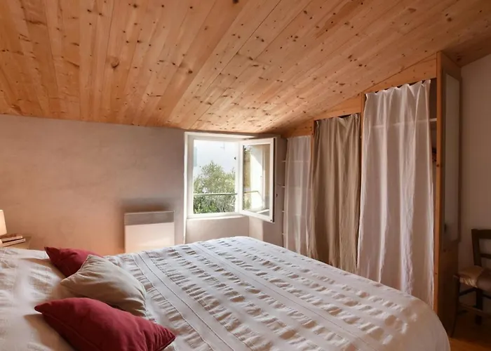 Maison De Charme Avec Cour, 2 Chambres, Cuisine Equipee, Proche Village St Clement Des Baleines - Fr-1-434-74 Saint-Clement-des-Baleines